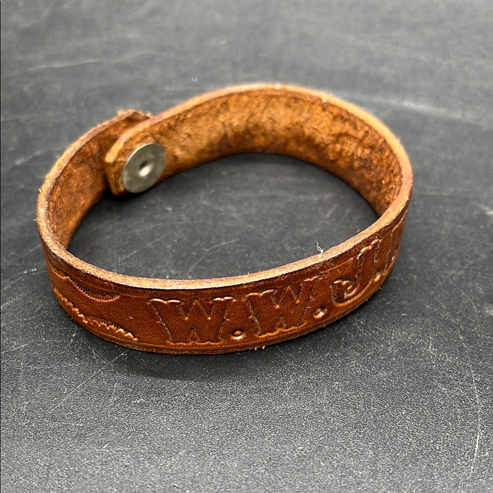 W.W.J.D. Tooled Leather Snap Bracelet - Brown
What would Jesus do jewelry